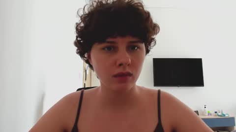 Snapshot of octopussy69x chatting on 02.16.26 Evie online show from 02.16.26