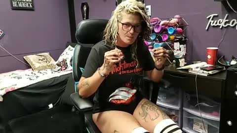 Snapshot of oddywithabody chatting on 09.26.25 Oddy With A Body online show from 09.26.25