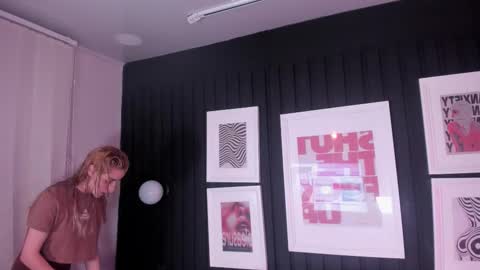 Snapshot of odette_bulgari chatting on 02.04.26 Ana online show from 02.04.26