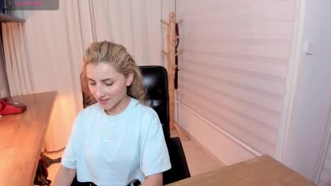 Snapshot of odette_bulgari chatting on 02.20.26 Ana online show from 02.20.26