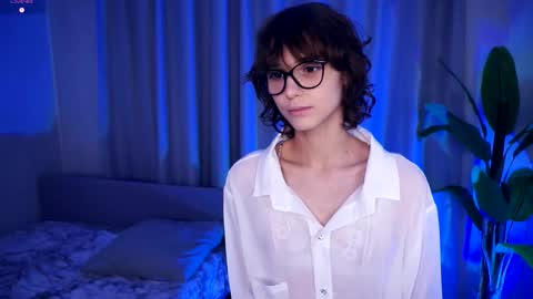 Thea online show from 10.04.25