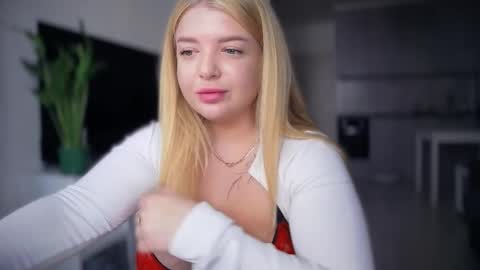 Snapshot of odriolsen chatting on 09.26.25 Odri online show from 09.26.25