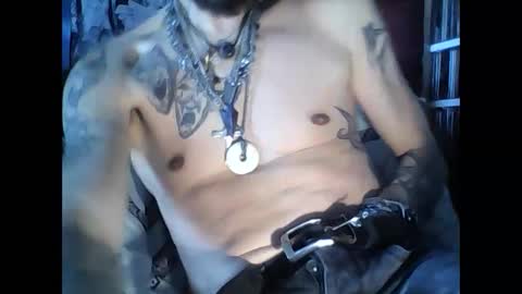 Snapshot of oedipe666 chatting on 02.21.25 oedipe666cam online show from 02.21.25