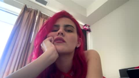 Snapshot of officialbella chatting on 05.28.26 Bella online show from 05.28.26