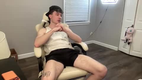 Snapshot of officialtommycash chatting on 04.15.26 Tommy Cash online show from 04.15.26