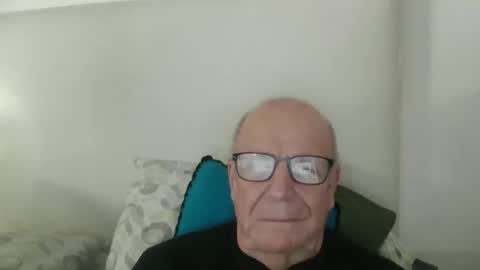 Snapshot of oggi95 chatting on 03.18.26 oggi95 online show from 03.18.26