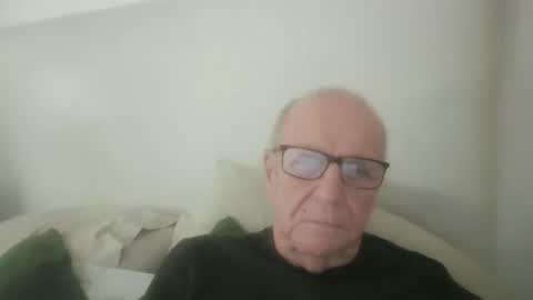 Snapshot of oggi95 chatting on 03.25.26 oggi95 online show from 03.25.26