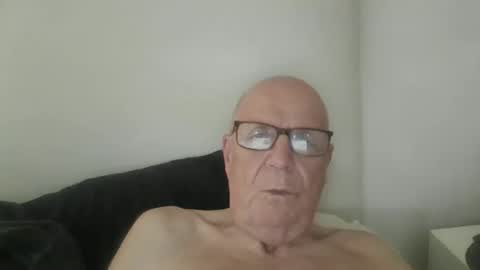Snapshot of oggi95 chatting on 04.20.26 oggi95 online show from 04.20.26
