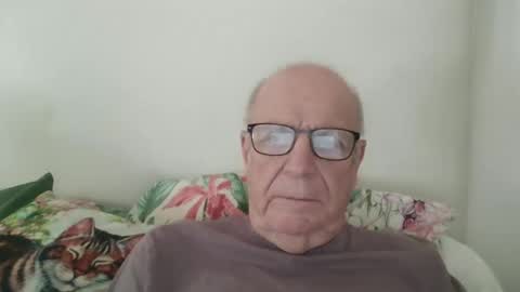 Snapshot of oggi95 chatting on 05.21.26 oggi95 online show from 05.21.26