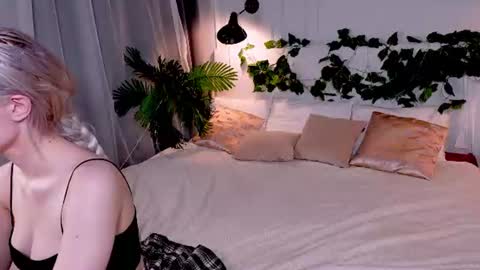 Snapshot of oh__lily chatting on 07.10.26 Lily online show from 07.10.26