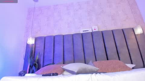 Holly online show from 02.01.25