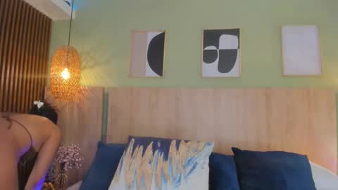 Holly online show from 09.16.25