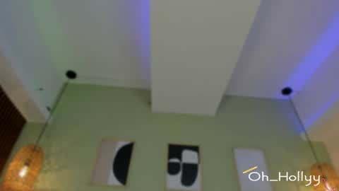 Holly online show from 11.26.25