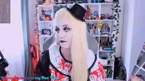 Snapshot of ohclementinee chatting on 10.31.25 Clementine Clem online show from 10.31.25