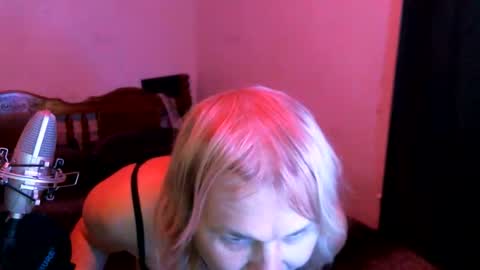 Snapshot of ohellesbells chatting on 06.01.26 ohellesbells online show from 06.01.26