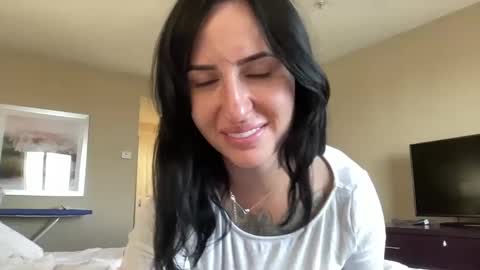 riley online show from 10.08.25