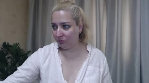Snapshot of ohsweetiren chatting on 06.17.26 Iren online show from 06.17.26