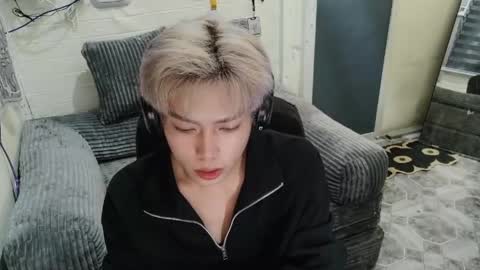 Snapshot of oishii_ii chatting on 04.18.26 oishii online show from 04.18.26