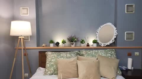 Snapshot of okerriella chatting on 09.18.25 Ami online show from 09.18.25