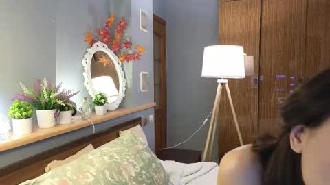 Snapshot of okerriella chatting on 11.08.25 Ami online show from 11.08.25