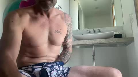Snapshot of oki42 chatting on 05.29.26 oki42 online show from 05.29.26