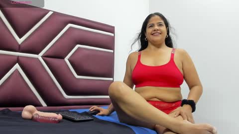 Olaia  online show from 01.14.25