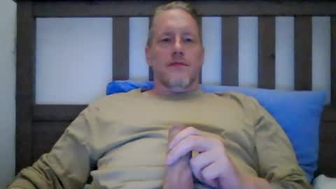 Snapshot of olavdelux chatting on 07.25.26 olavdelux online show from 07.25.26