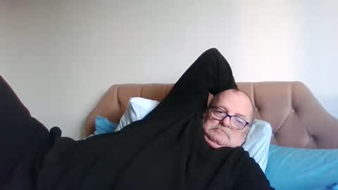 Snapshot of old_fkr chatting on 03.04.25 old_fkr online show from 03.04.25