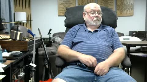 Snapshot of old_guy111 chatting on 09.25.25 old_guy111 online show from 09.25.25