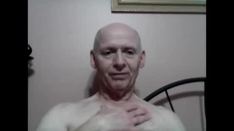 Snapshot of oldbuthorny62 chatting on 01.19.25 oldbuthorny62 online show from 01.19.25