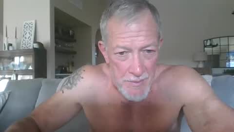 Snapshot of oldmanmeataz chatting on 04.28.26 oldmanmeataz online show from 04.28.26