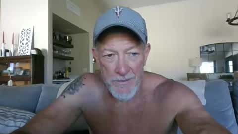 Snapshot of oldmanmeataz chatting on 05.01.26 oldmanmeataz online show from 05.01.26