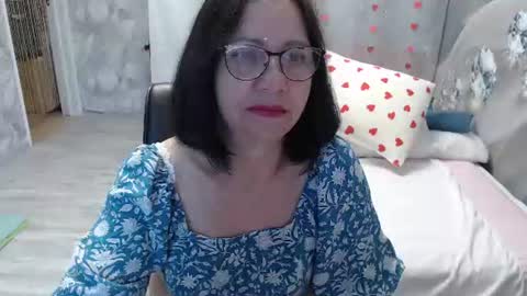Snapshot of olgahottie chatting on 06.12.26 OlgaHottie online show from 06.12.26