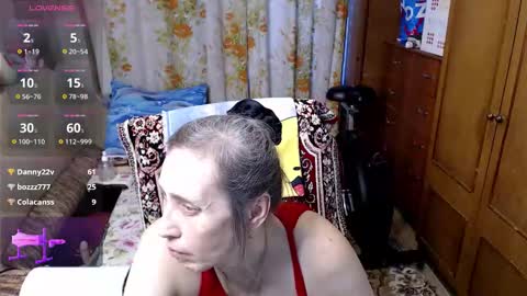 Snapshot of olguscha chatting on 12.14.25 Olguscha online show from 12.14.25