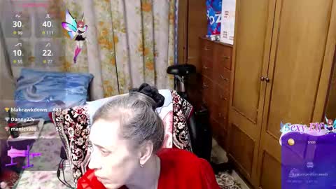 Snapshot of olguscha chatting on 12.21.25 Olguscha online show from 12.21.25