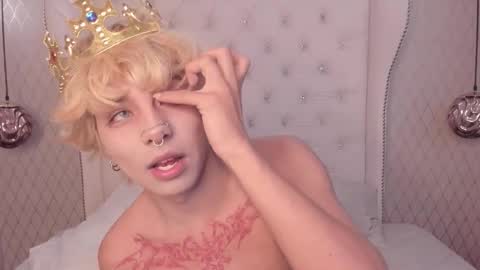 Snapshot of oliiverr22 chatting on 10.21.25 oliiverr22 online show from 10.21.25