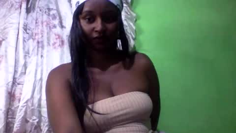 olinah610 online show from 10.10.25