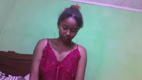 olinah610 online show from 10.24.25