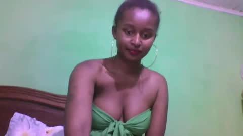 olinah610 online show from 10.27.25