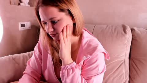 Snapshot of olisyasweet chatting on 01.24.25 olisyasweet online show from 01.24.25