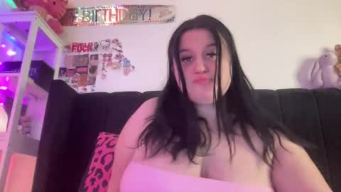   olivebabyyyy  online show from 09.28.25