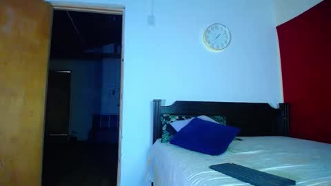 Snapshot of oliver_and_megan chatting on 09.25.25 Oliver and MeganIndependent online show from 09.25.25