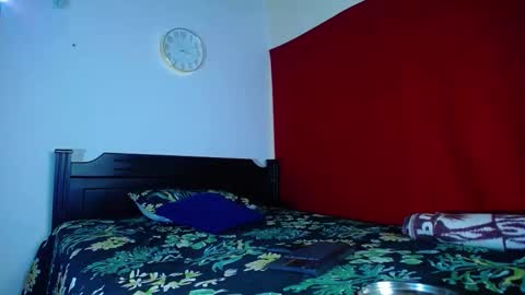 Snapshot of oliver_and_megan chatting on 10.04.25 Oliver and MeganIndependent online show from 10.04.25