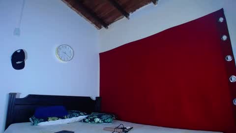 Snapshot of oliver_and_megan chatting on 10.19.25 Oliver and MeganIndependent online show from 10.19.25