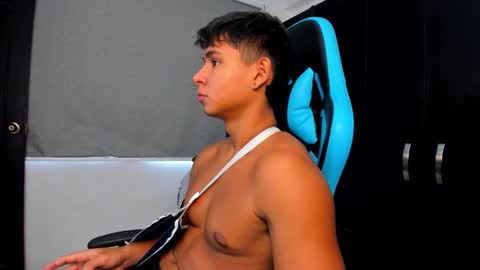 Snapshot of oliver_bray chatting on 10.03.25 Oliver bray online show from 10.03.25