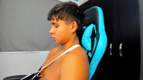 Snapshot of oliver_bray chatting on 10.09.25 Oliver bray online show from 10.09.25