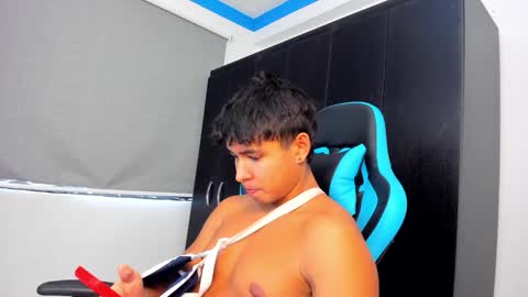 Snapshot of oliver_bray chatting on 10.19.25 Oliver bray online show from 10.19.25