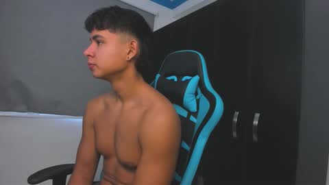 Snapshot of oliver_bray chatting on 10.26.25 Oliver bray online show from 10.26.25