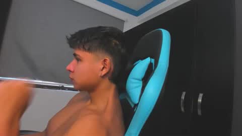 Snapshot of oliver_bray chatting on 10.28.25 Oliver bray online show from 10.28.25