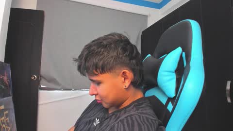 Snapshot of oliver_bray chatting on 10.31.25 Oliver bray online show from 10.31.25